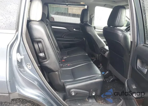 2018 Toyota Highlander Xle z USA, uszkodzony, nr VIN 5TDJZRFH3JS855205
